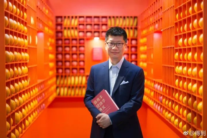 三次冲击IPO失败，估值腰斩，罗振宇卖不动“焦虑”了