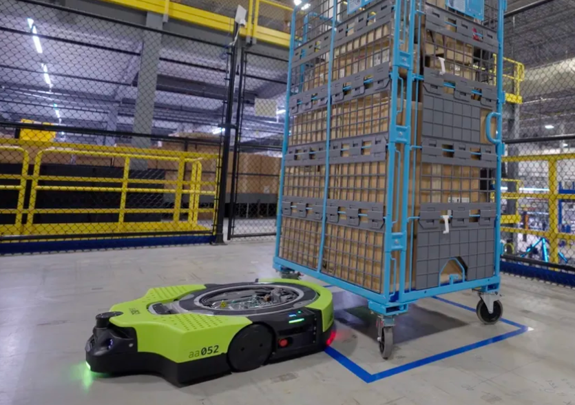 亚马逊宣布推出其首款全自动移动仓库机器人