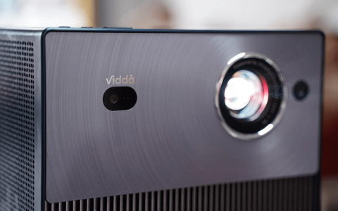 临近国庆 Vidda C1激光投影仪或成为年轻人首选消费产品
