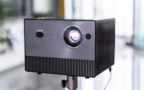 4K全色激光投影Vidda C1“出圈” 三个月实现行业占比20%