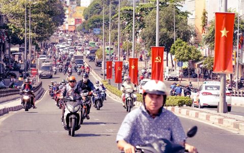 为什么中国自媒体唱衰越南，全球机构却看好其未来？