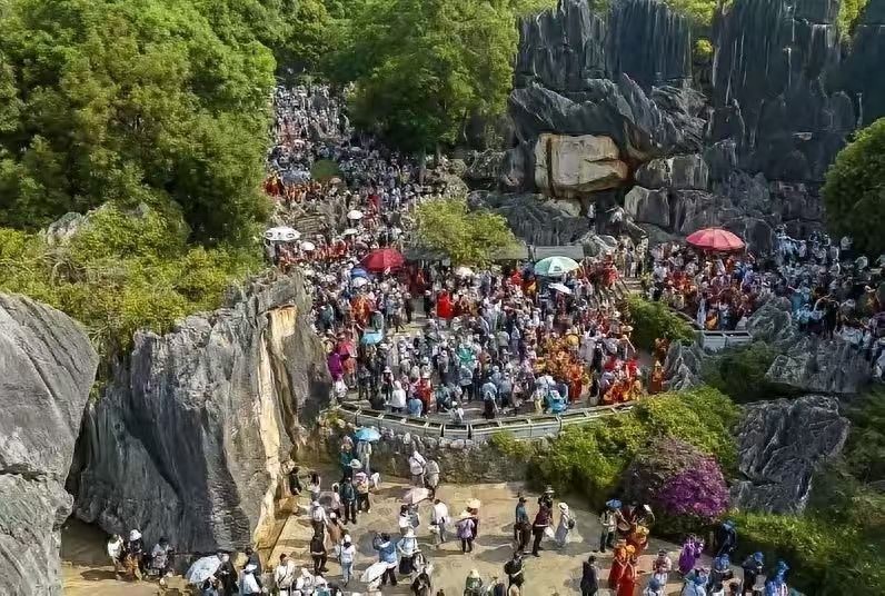 今年十一，年轻人花钱态度出现变化