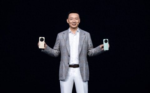 开新局见未来，荣耀发布首款自进化AI原生手机荣耀Magic8系列