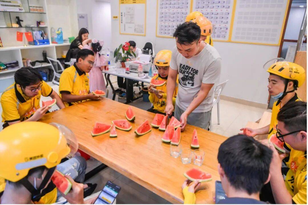 全力给骑手保障，美团这步棋下对了