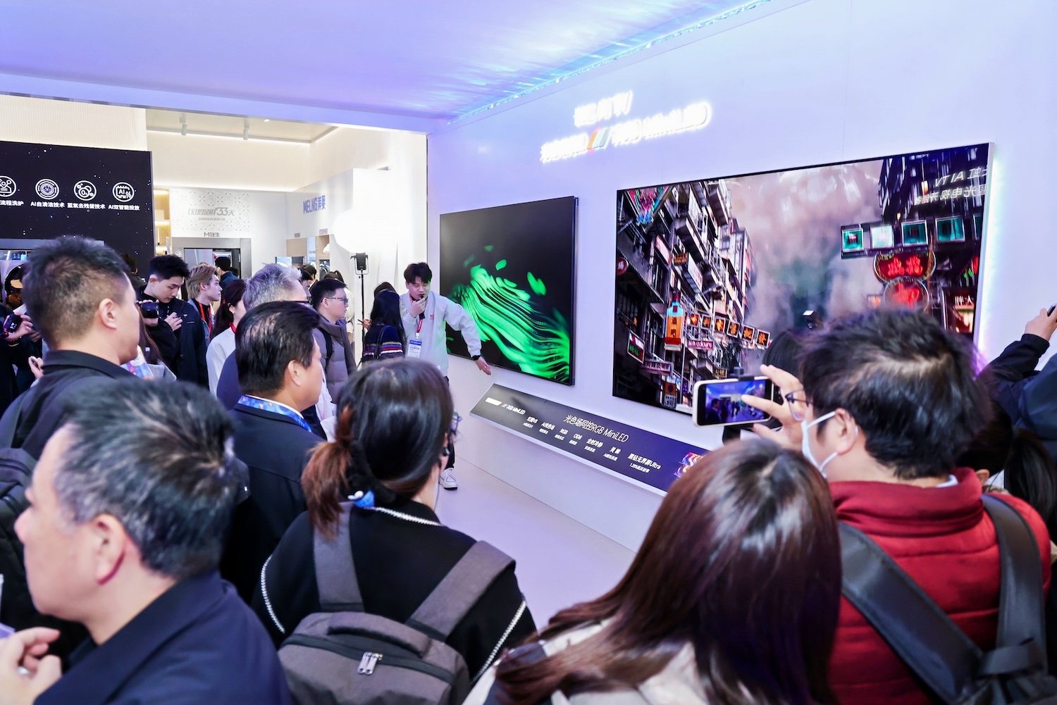 AWE逛展记:在长虹展台看见新消费、新AI+的七个变化