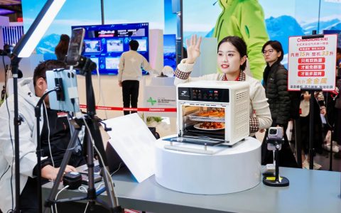 AWE逛展记：在长虹展台看见新消费、新AI+的七个变化