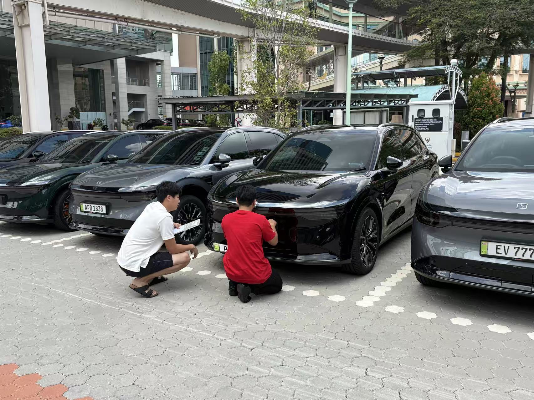 极氪7X国内卖20万国外卖50万,我看到中国制造的B面