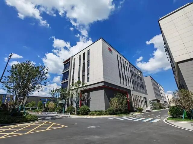 “硬基建”与“软服务”：京东产发助力产业升级的两把斧