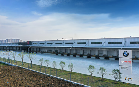 “硬基建”与“软服务”：京东产发助力产业升级的两把斧